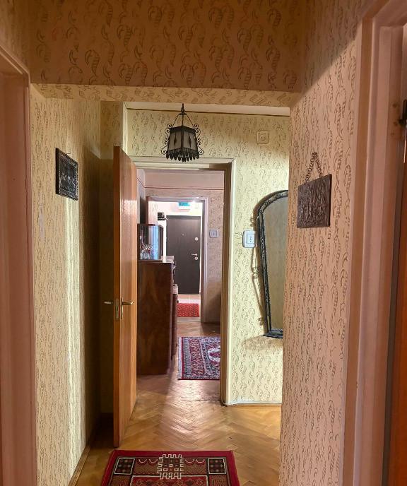 Apartament e 3 camere zona B dul Victoriei