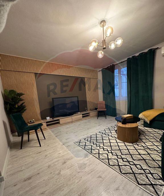 Apartament cu 3 camere de vanzare in zona Central