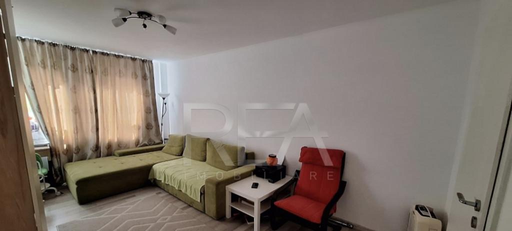 3 camere et 3/8 bloc 1984 centrala renovat Gorjului