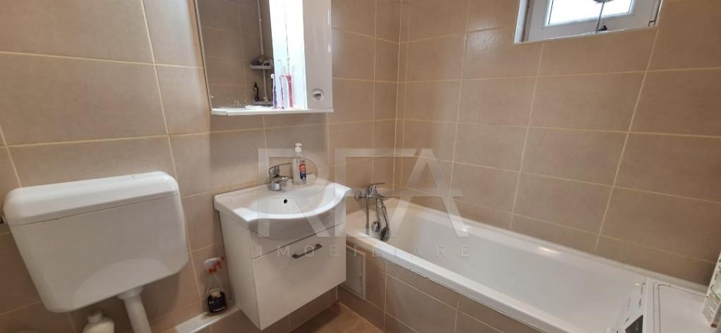 3 camere et 3/8 bloc 1984 centrala renovat Gorjului