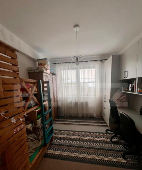 Apartament 3 camere 74 mp etaj 1 garaj si boxa zona Camp