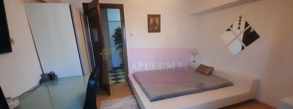 Inchiriere apartament 3 camere bd Decebal stradal
