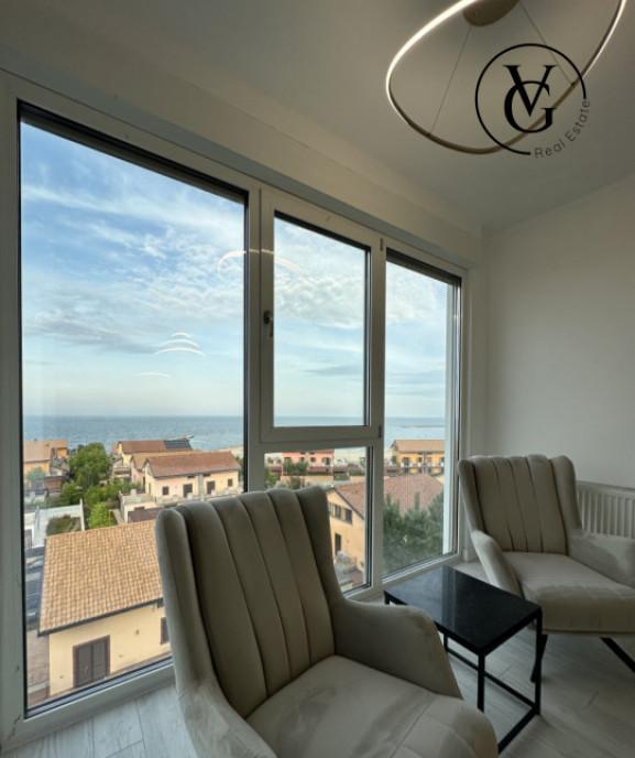 Apartament lux 4 camere vedere la mare Faleza Nord