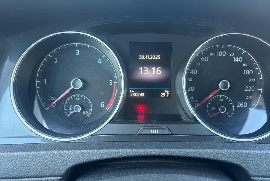 Volkswagen Golf 1 6 TDI automat 10 500 eur