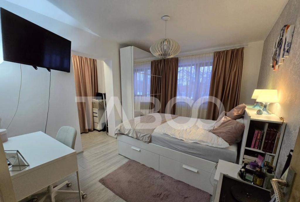 Apartament 3 camere de vanzare decomandat mobilat utilat Til