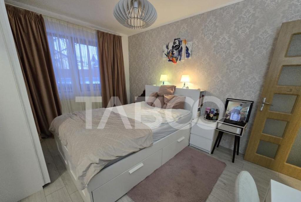 Apartament 3 camere de vanzare decomandat mobilat utilat Til