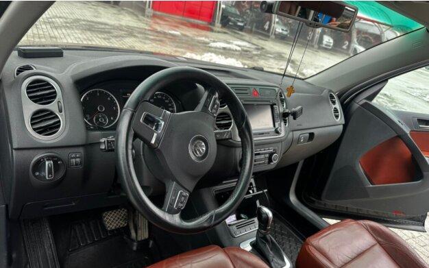 VW Tiguan 2011