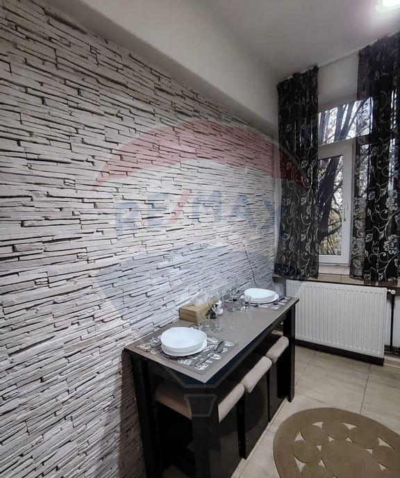 Apartament cu 2 camere de inchiriat in zona Ultracentral