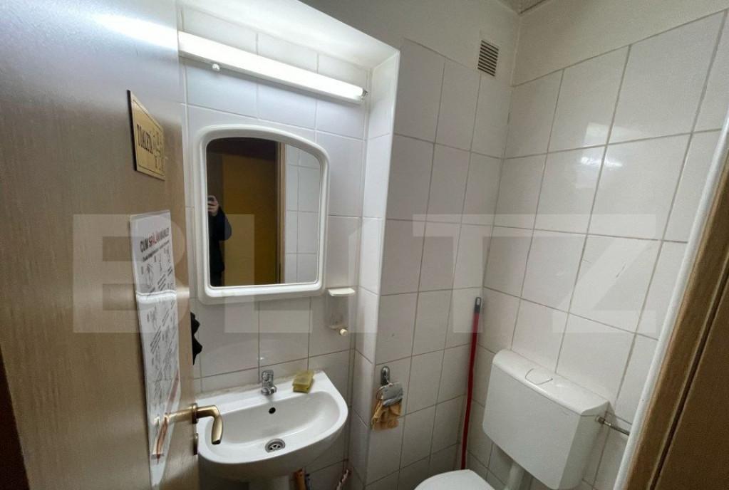 Spatiu comercial cu 3 incaperi 73 mp zona Cetate perfect p