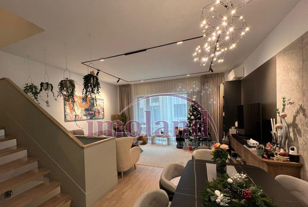 Vila townhouse 6 camere vanzare Avalon Estate P