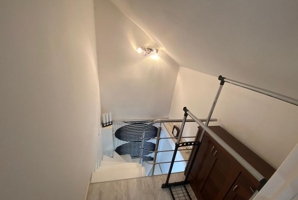 Apartament cu scara interioara parcare inclusa zona M Apei