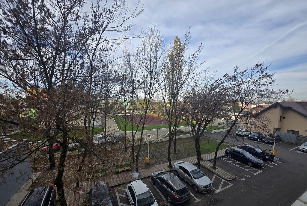 Apartament 3 etaj 2 lift camere decomandat 70mp Toporasi