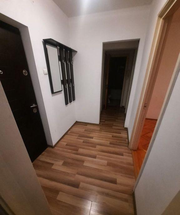 2 Camere Decomandat Renovat Zona Verde Titan