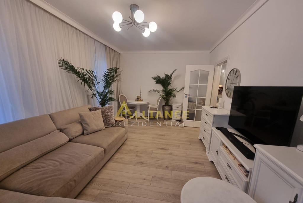Metrou Berceni Apartament cu 3 camere decomandat 86 mp
