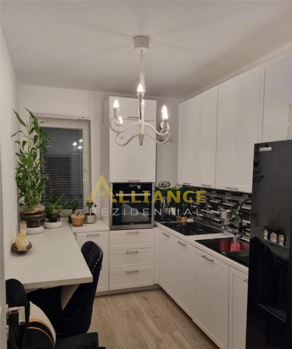 Metrou Berceni Apartament cu 3 camere decomandat 86 mp