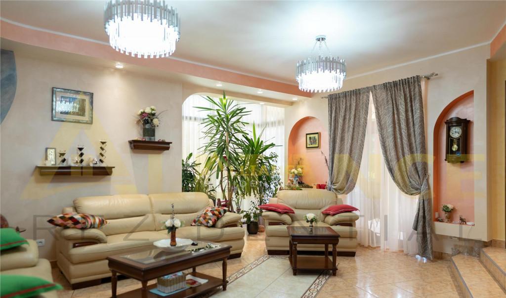 Vila superba de Teren 766 mp Piscina Foisor