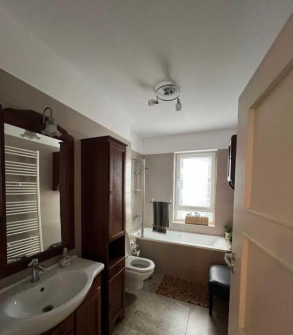 Apartament de 3 camere parcare boxa Racadau