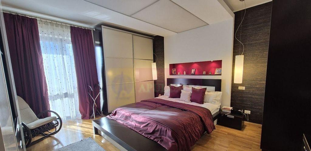 Apartament exclusivist cu 4 camere vedere Lac - Florea