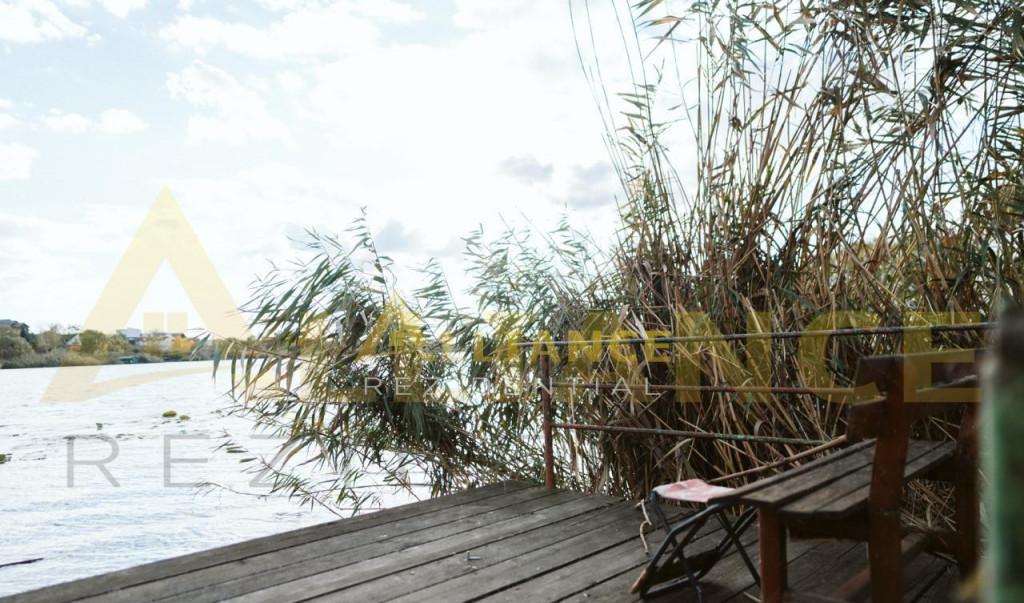 De vanzare apartament 3 camere Decomandat Etaj 1 Bl