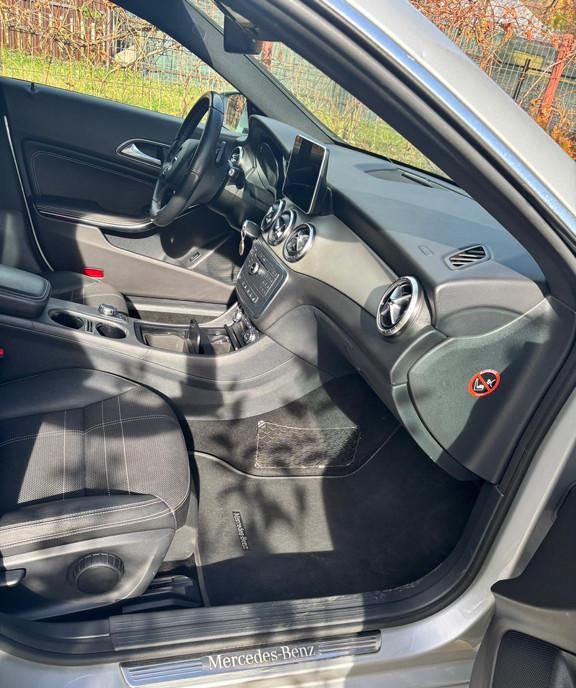 Mercedes CLA 200 17 400 eur
