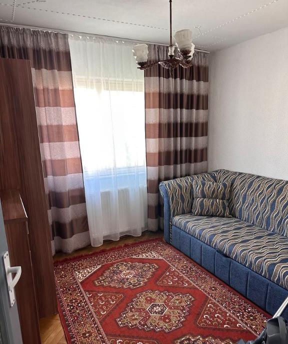 Apartament 4 camere decomandat micalaca