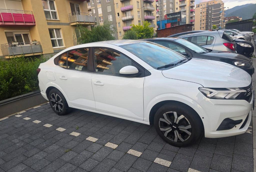 Dacia Logan Prestige livrata in Noiembrie 2023 primul proprietar 12 000 eur