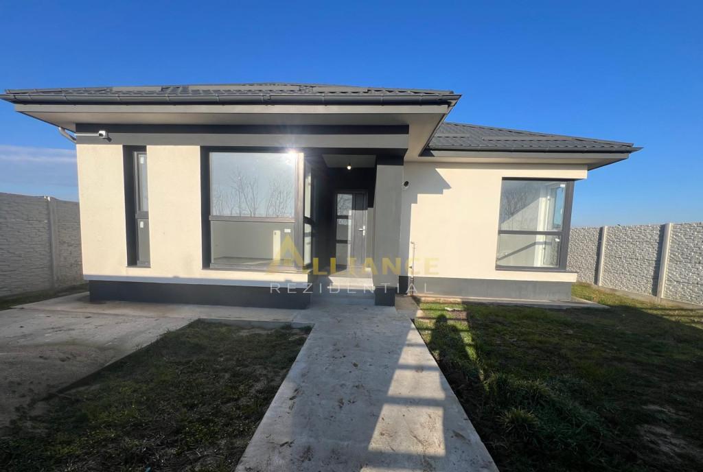 Casa de cu 3 camere 2 bai teren 376mp