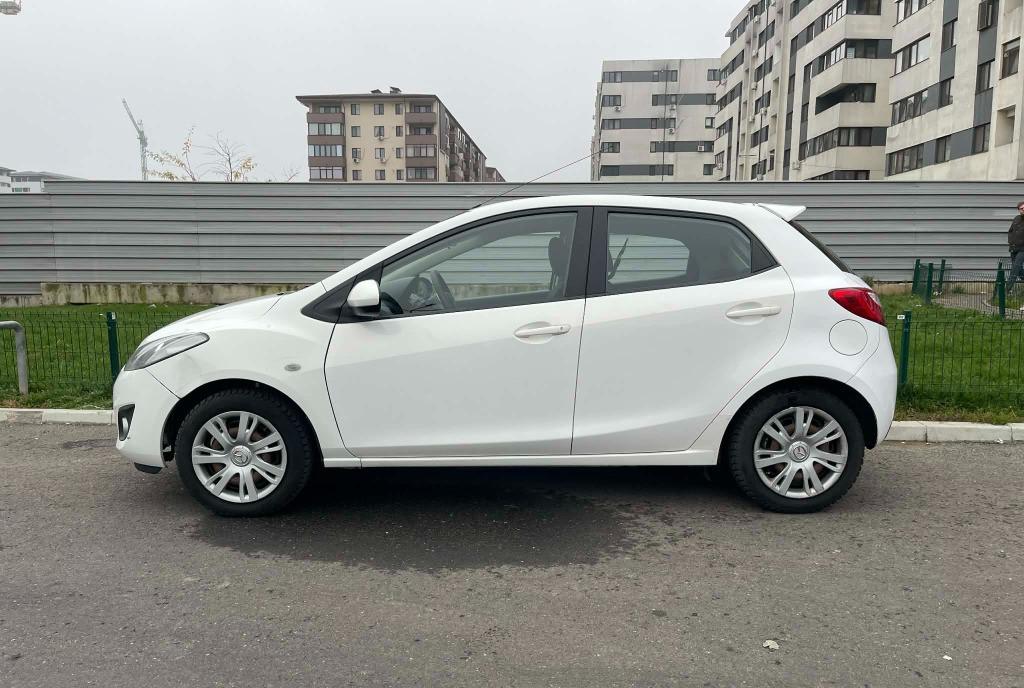 O masina foarte buna Aproape perfecta 3 990 eur