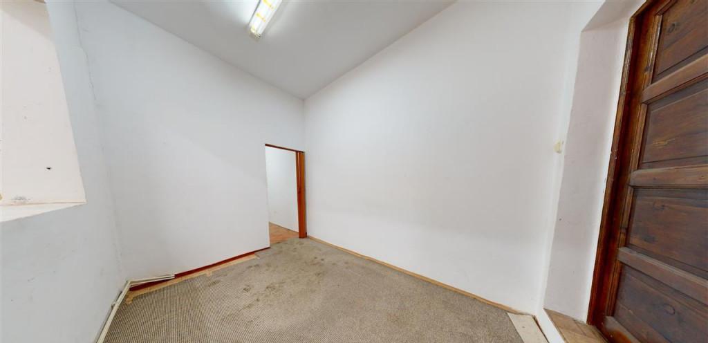 Film Stradal imobil pe doua camere garaj propriu Centra