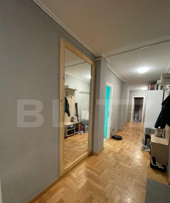 Apartament semidecomandat cu 3 camere gradina de 80 mp par