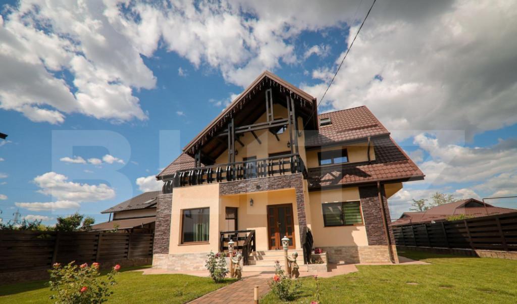 Casa 264 mp zona Bucium