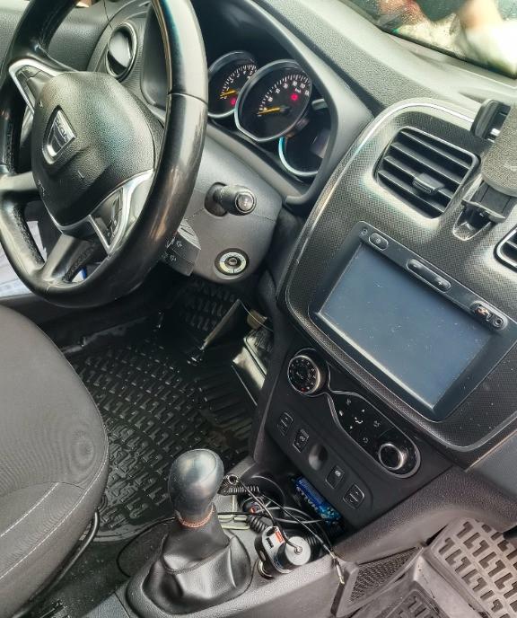 Logan 2 2018 Prestige varianta full 900 CC 90 cp 5 950 eur