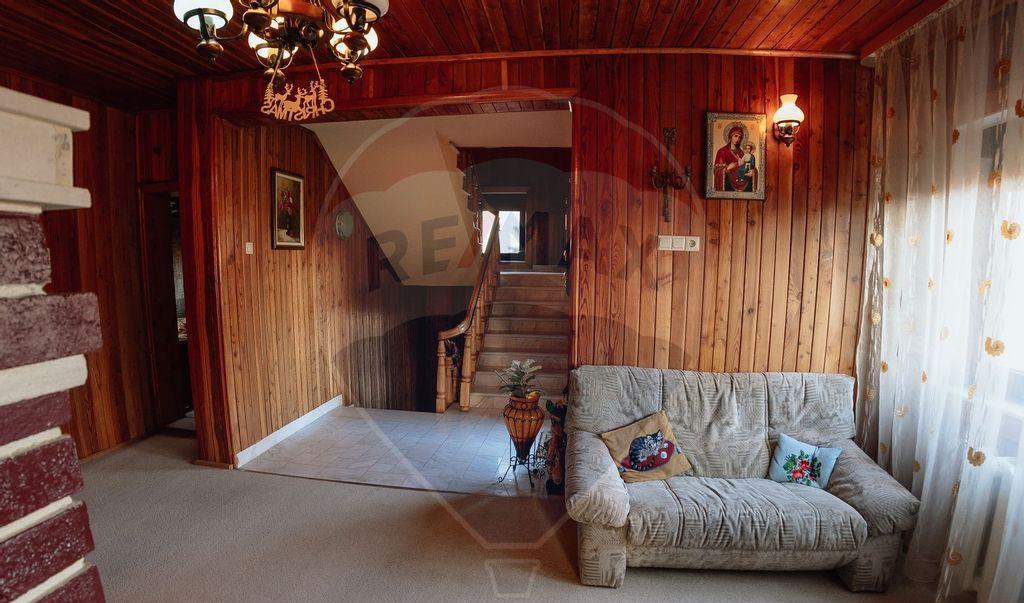 Casa / Vila in zona Gura Humorului