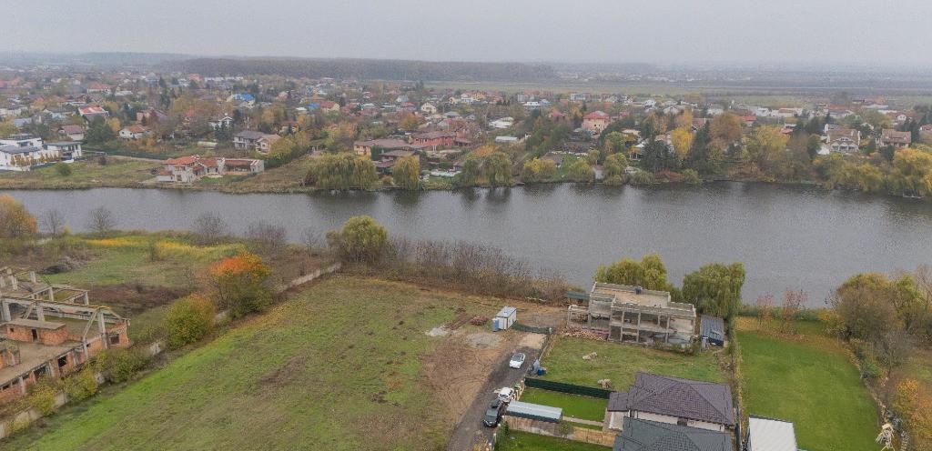 Vila moderna cu vedere la lac minicomplex inchis