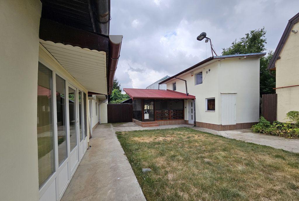 Casa 4 camere curte 400mp Sector 4 Luica Giurgiului