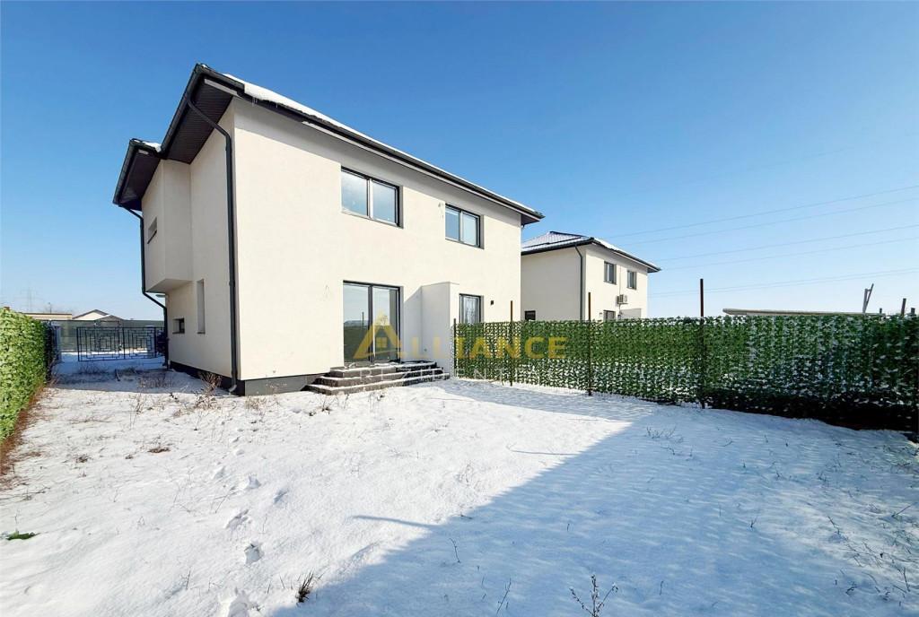 Vila / 5 Camere / 2 Bai / Teren 460 mp