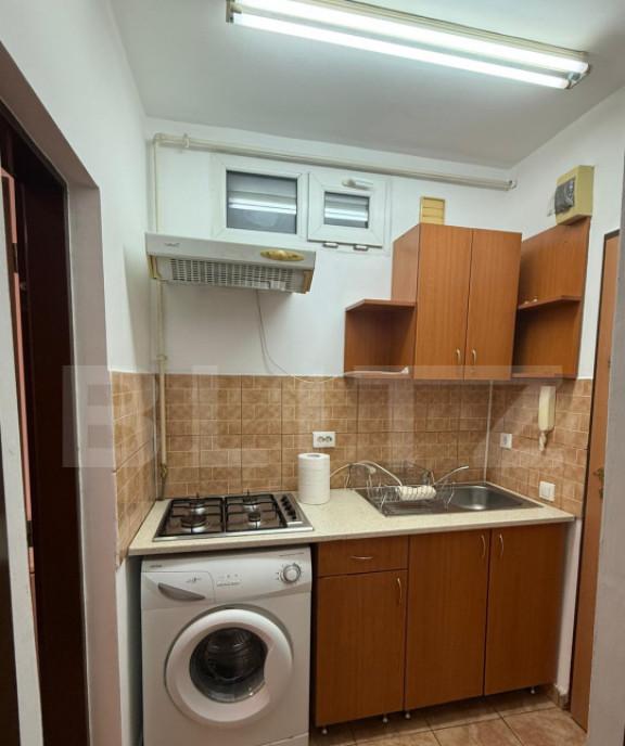 Garsoniera de inchiriat decomandat zona Iulius Mall