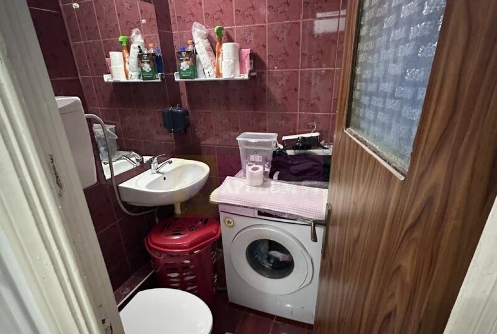 VAnzare apartament 3 camere Basarabia aproape metrou Cos