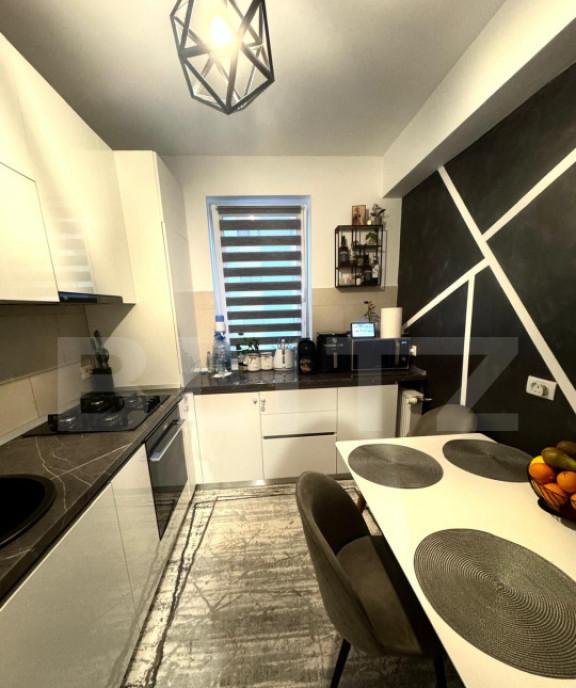 Apartament Superb 2 camare decomandat Tractorul parcare