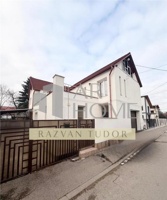 Casa 5 camere lux cu garaj beci Ploiesti ultracentr