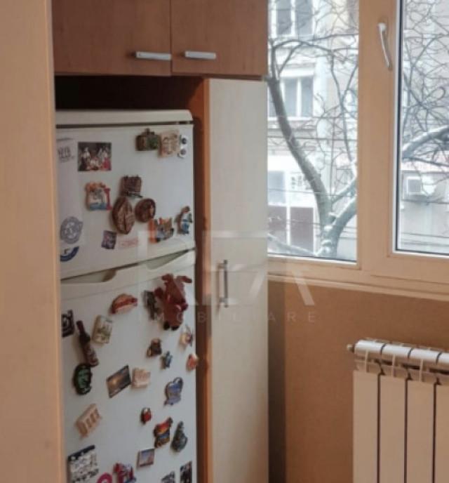 2 camere decomandat et 1/8 centrala Gorjului Str Moinest