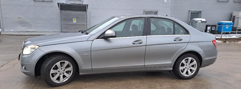 Mercedes-Benz C 200 4 700 eur