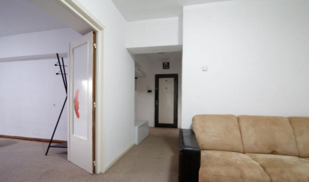 Piata Unirii Fantani 4 camere decomandat 98 mp