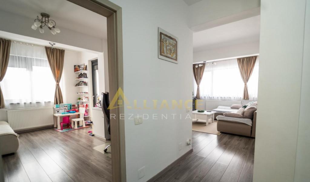 Apartament 3 camere decomandat 3 min de metrou Berceni etaj
