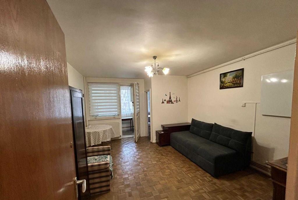 Garsoniera Astra etaj intermediar 61900 Euro