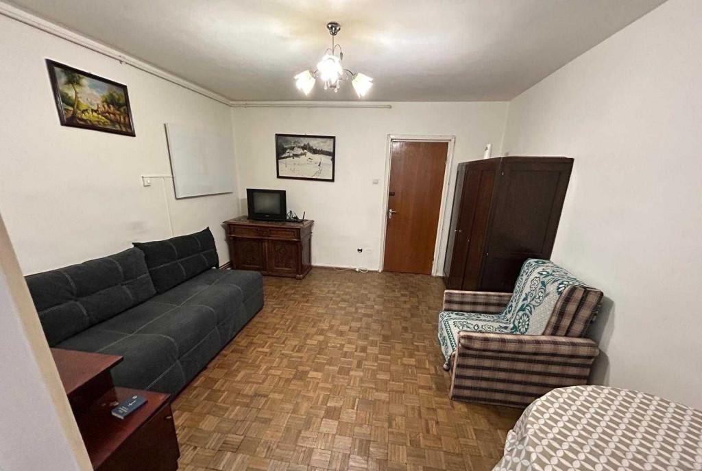 Garsoniera Astra etaj intermediar 61900 Euro