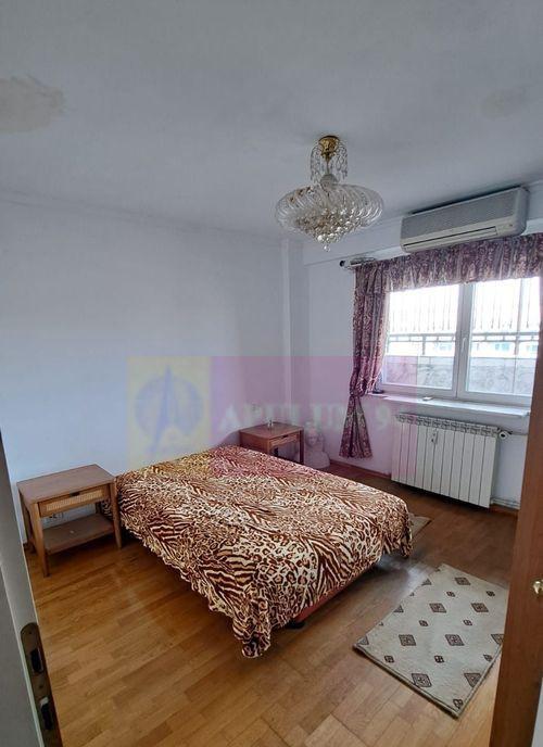 Inchiriere apartament 3 din4 camere pe bd Decebal metrou