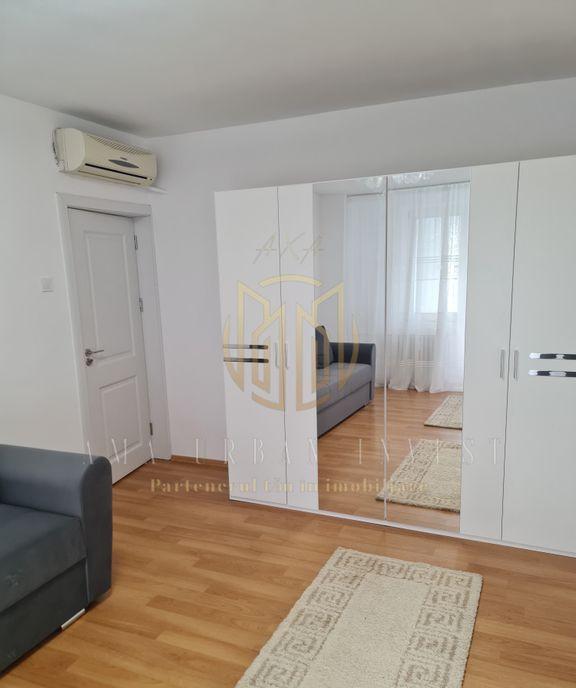 4 camere Piata Sfanta Vineri Corneliu Coposu