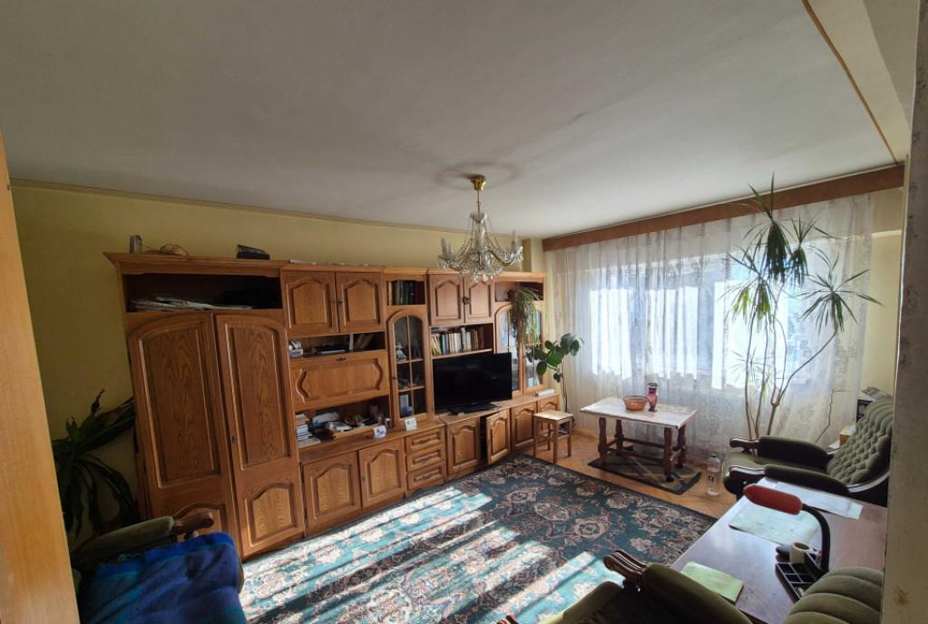 Apartament de 3 camere Centrul Civic