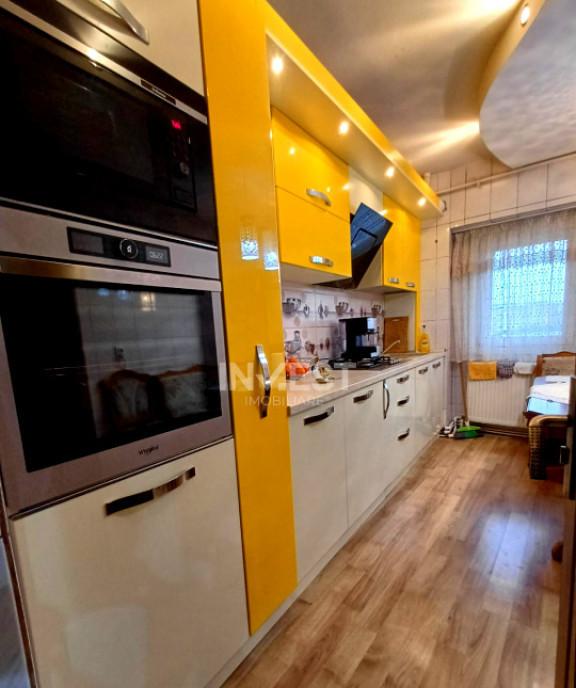 Apartament 3 camere 80 mp complet mobilat Nicolina 1 -